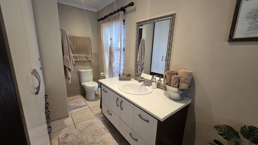 3 Bedroom Property for Sale in Protea Heights Western Cape